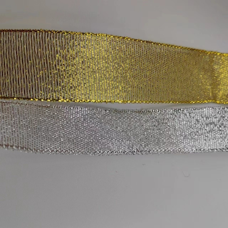 Cores personalizadas e fita de cebola dourada A decoração ideal para o saco de Natal